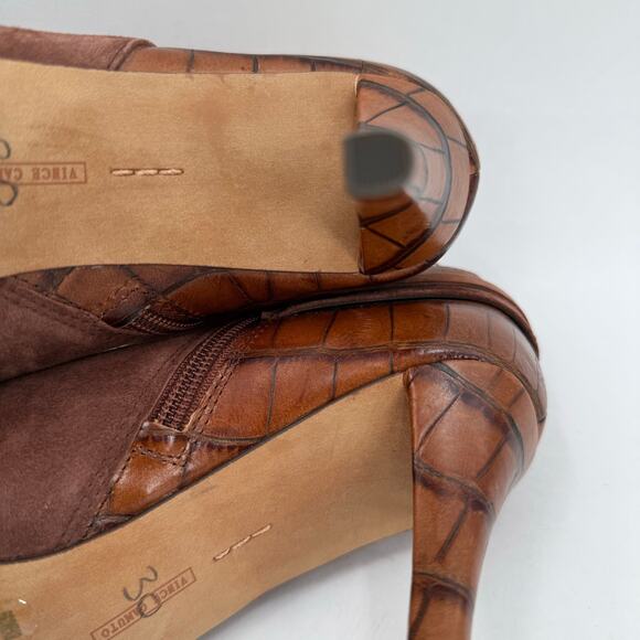 VINCE CAMUTO Selmente Boots SZ 8.5 NWOT Brown Suede Gold Heel Bootie Zipper Croc - Picture 11 of 15